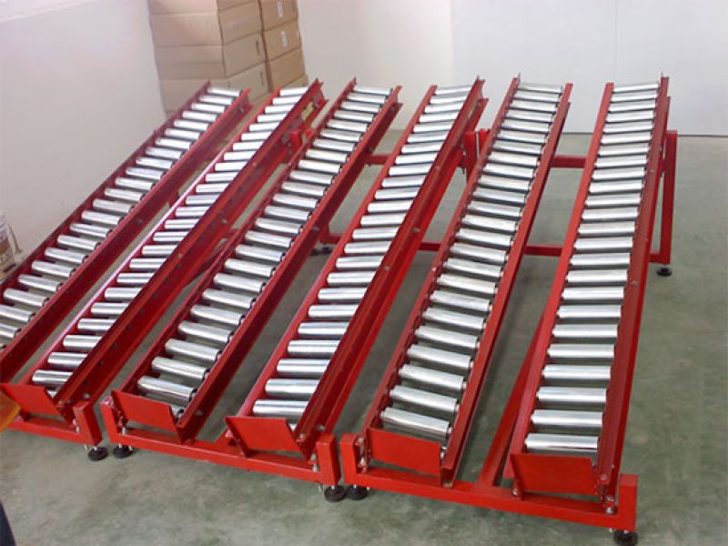 Băng tải con lăn thang