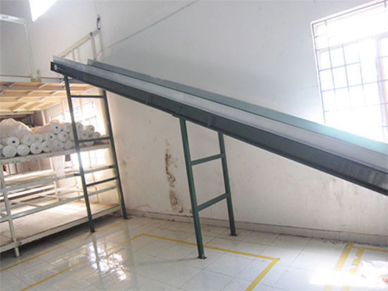 Băng tải PVC dạng nghiêng
